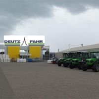 DEUTZ - FAHR traktori